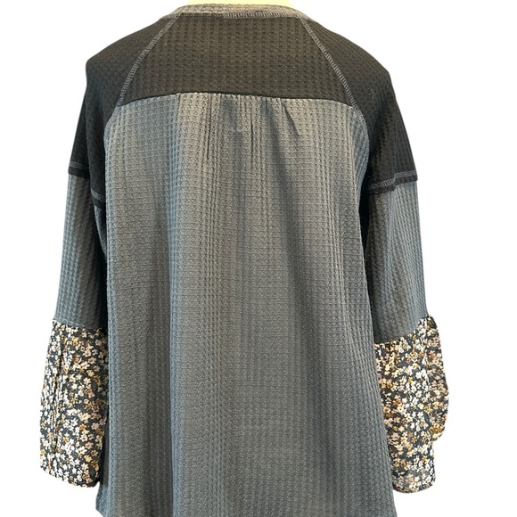 Hayden Girls Gray Floral Sleeve Top - Picture 5 of 7